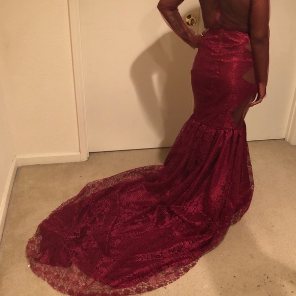 Elegant Burgandy Sexy Evening Gown - Picture 3 of 4